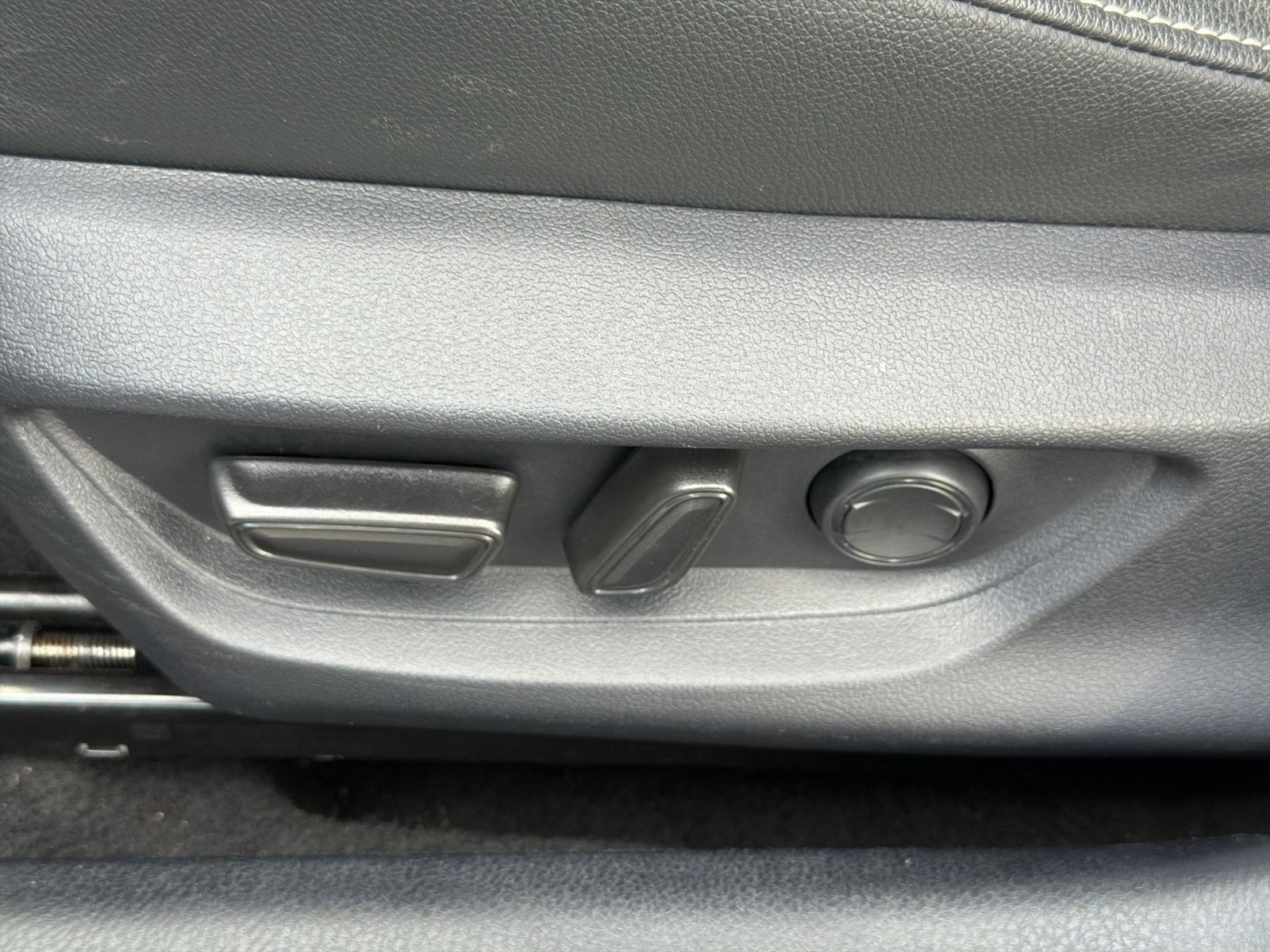 Used 2025 Toyota Camry SE FWD image 14