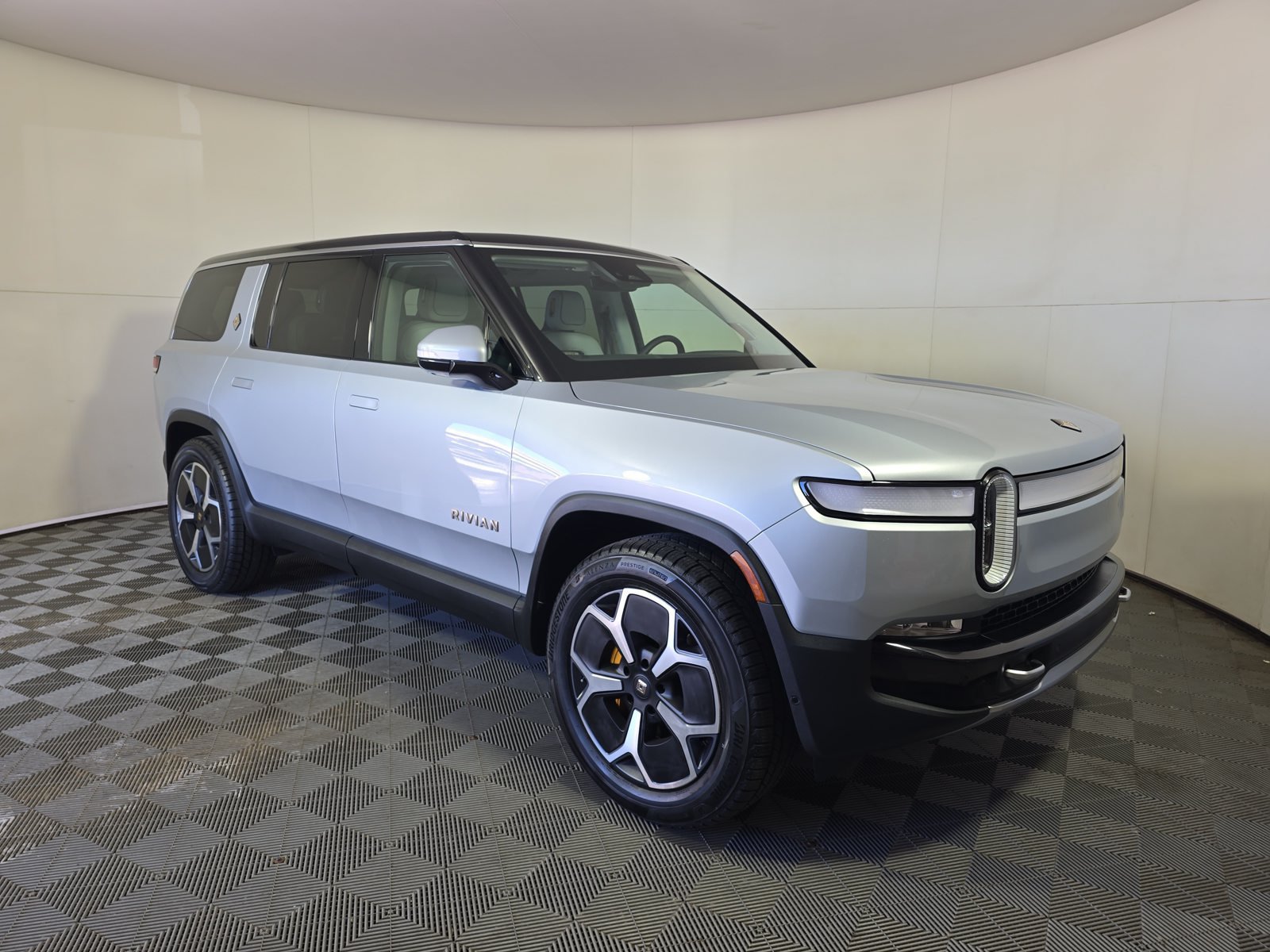 Used 2023 Rivian R1S Adventure Quad AWD/4WD image 7