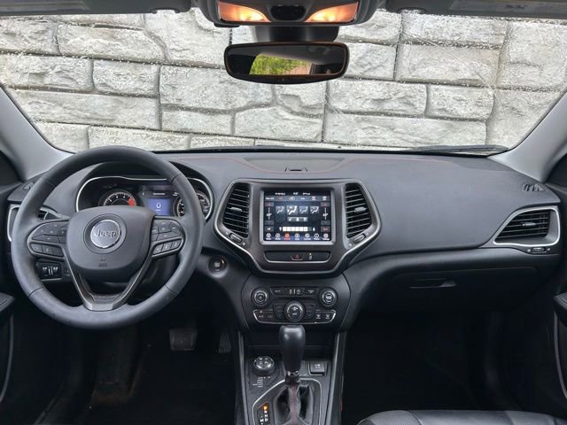 Used 2022 Jeep Cherokee Trailhawk w/ Premium Leather Package AWD/4WD image 10