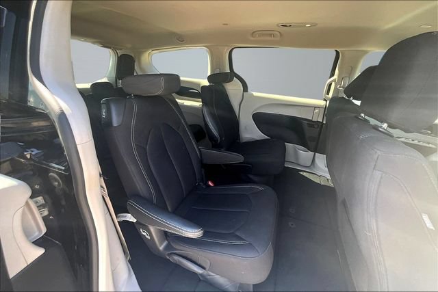 Used 2023 Chrysler Voyager LX FWD image 24
