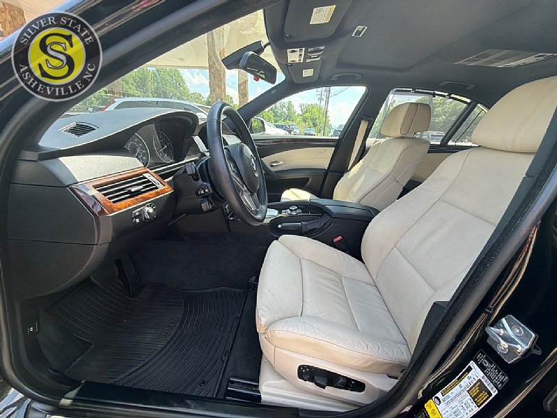 Used 2010 BMW 528i Sedan w/ Sport Pkg RWD image 11