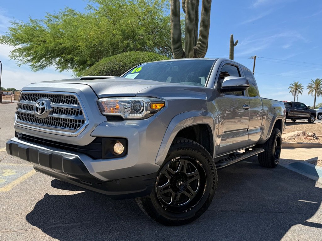 Used 2016 Toyota Tacoma TRD Sport w/ Towing Package RWD image 1