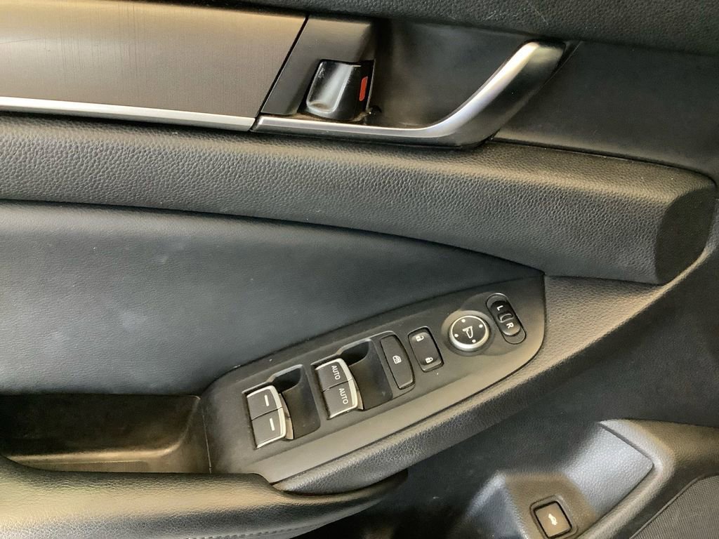 Used 2018 Honda Accord LX image 12