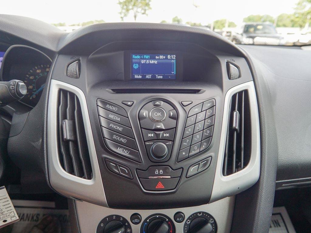 Used 2013 Ford Focus SE FWD image 20