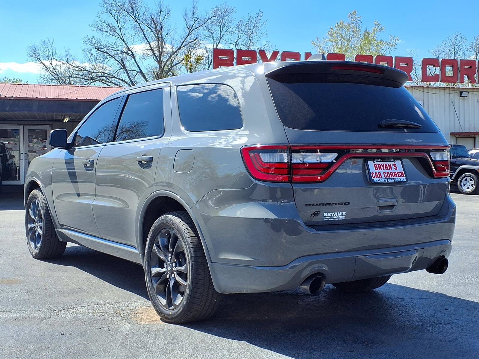 Used 2022 Dodge Durango SXT w/ Blacktop Package image 3