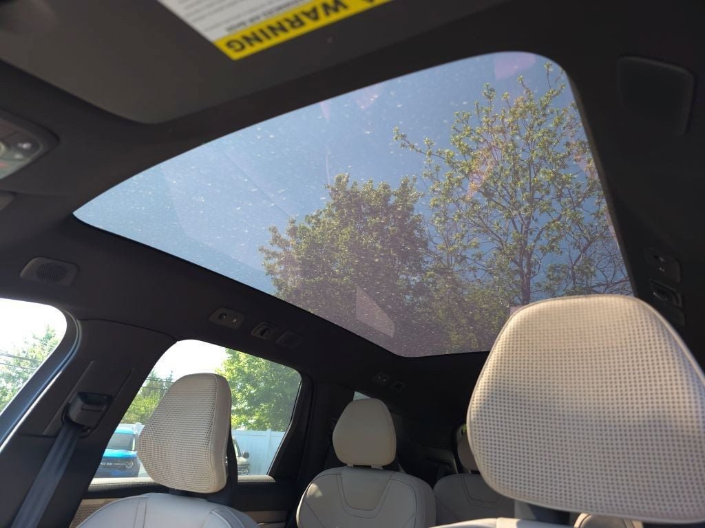 Used 2025 Volvo EX90 Ultra AWD/4WD image 15