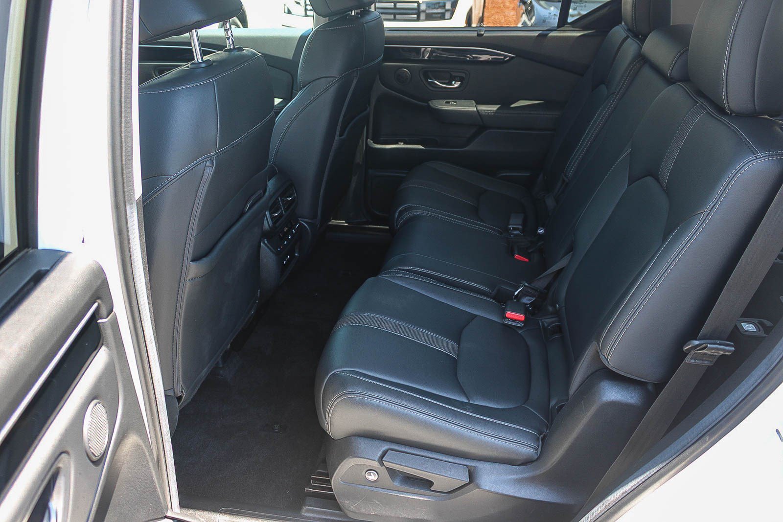 Used 2025 Honda Pilot EX-L image 19