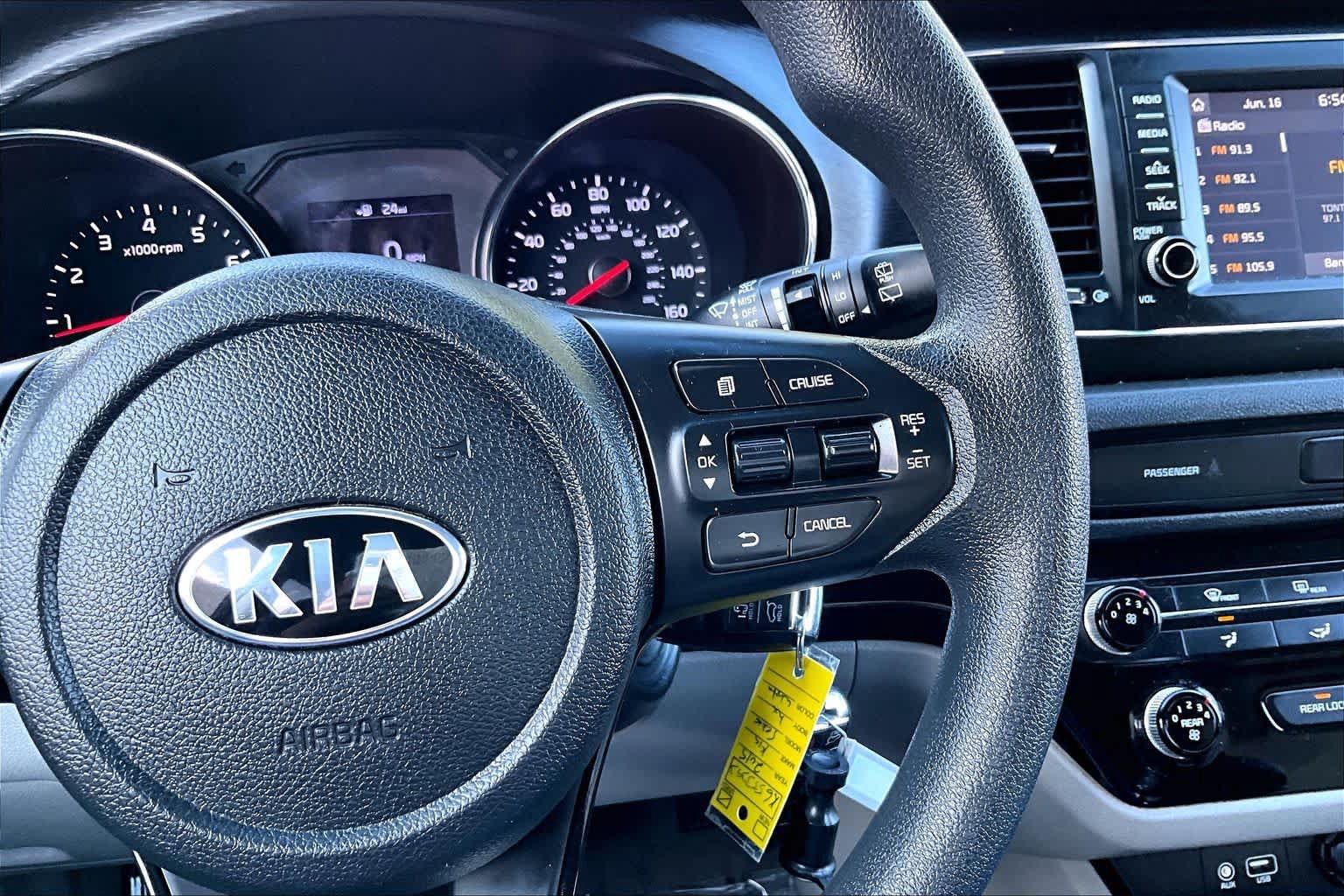 Used 2019 Kia Sedona LX FWD image 24