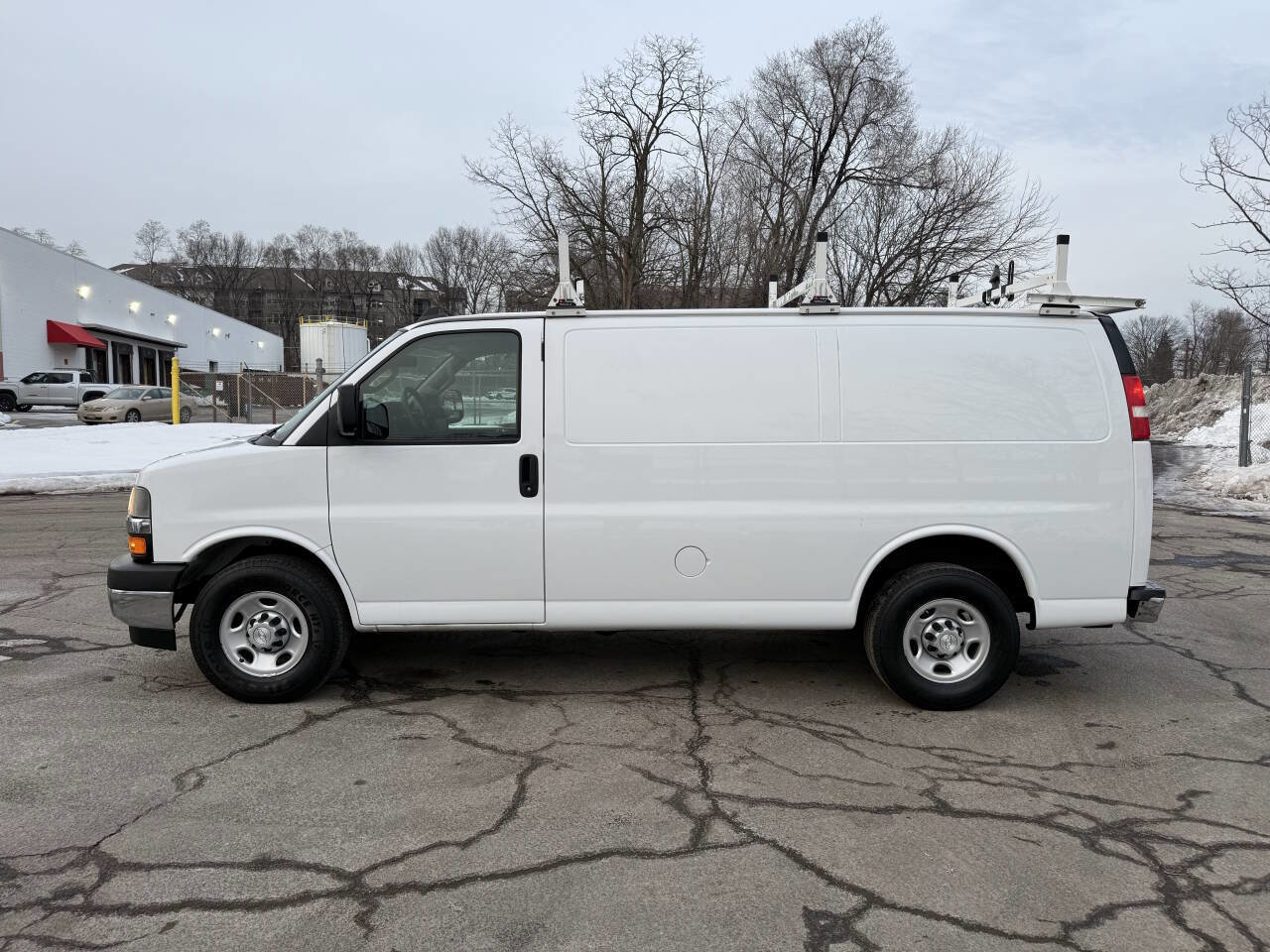 Used 2018 Chevrolet Express 2500 w/ Enhanced Convenience Package image 2