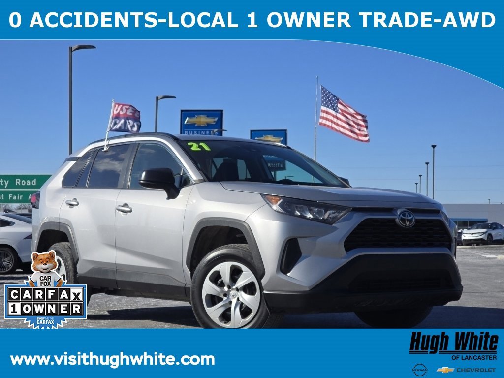 Used 2021 Toyota RAV4 LE image 1