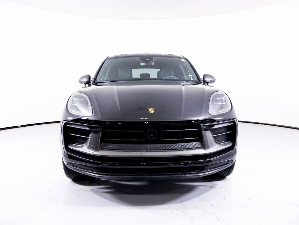 Certified 2025 Porsche Macan Turbo AWD/4WD image 24