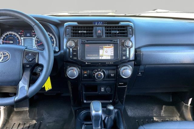 Used 2018 Toyota 4Runner TRD Off-Road Premium AWD/4WD image 9