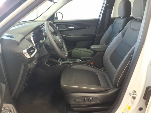 Used 2023 Chevrolet TrailBlazer LT FWD image 11