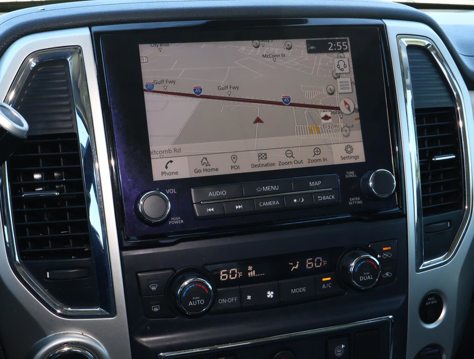 Used 2020 Nissan Titan SV w/ SV Convenience Package image 24