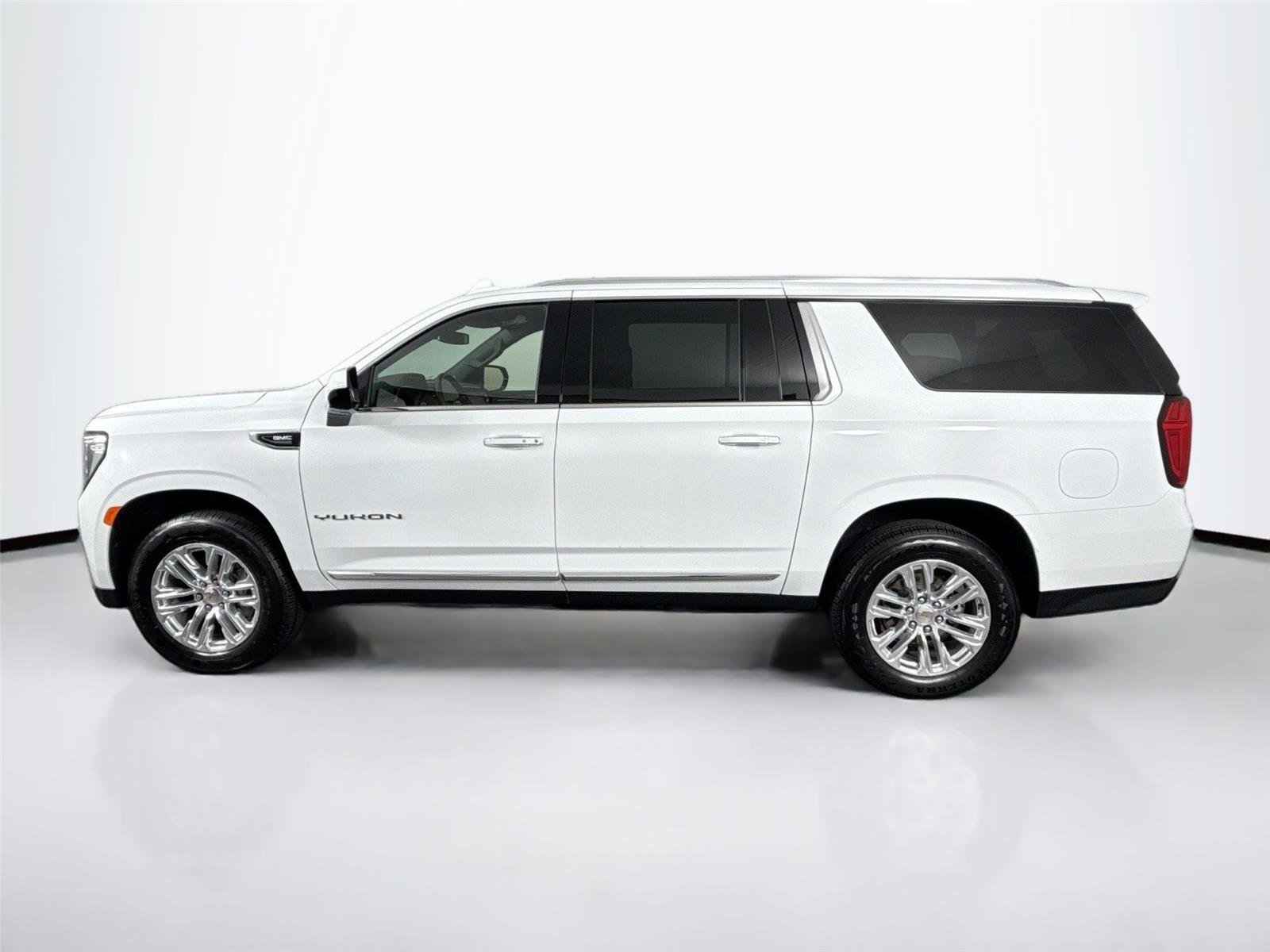 Used 2024 GMC Yukon XL SLT image 12