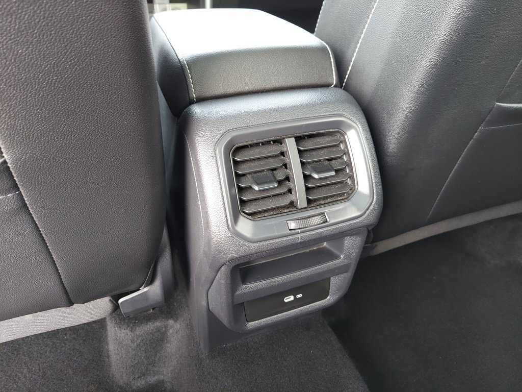 Used 2022 Volkswagen Taos SE w/ Panoramic Sunroof Package image 36