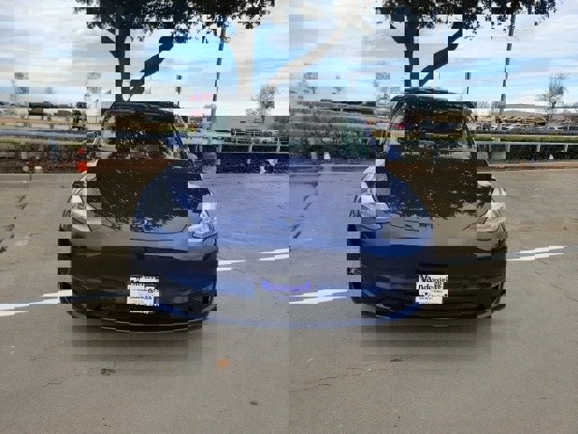 Used 2021 Tesla Model Y Long Range image 2