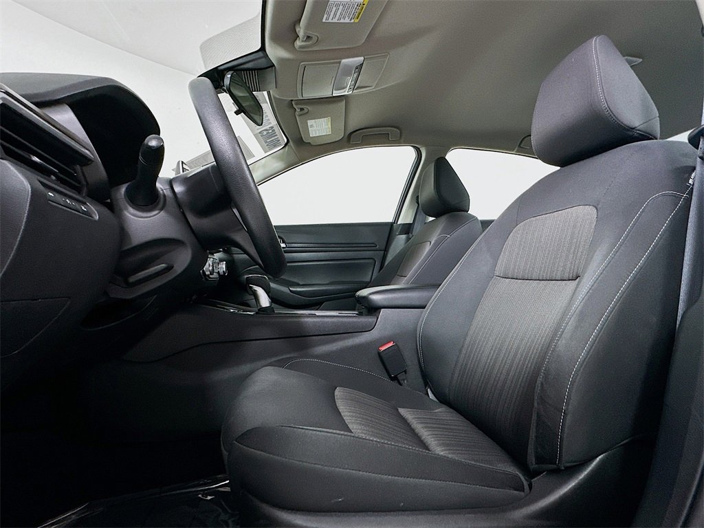 Used 2024 Nissan Altima 2.5 SV image 10