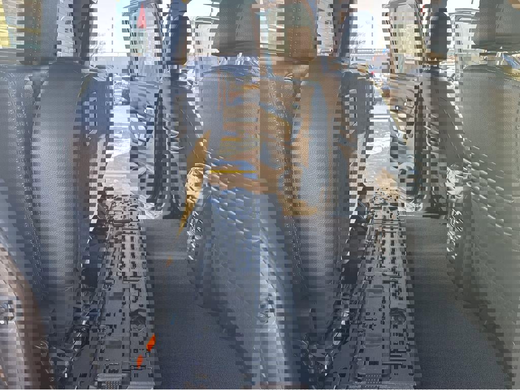 Used 2019 Nissan Titan SL w/ Chrome Package image 31