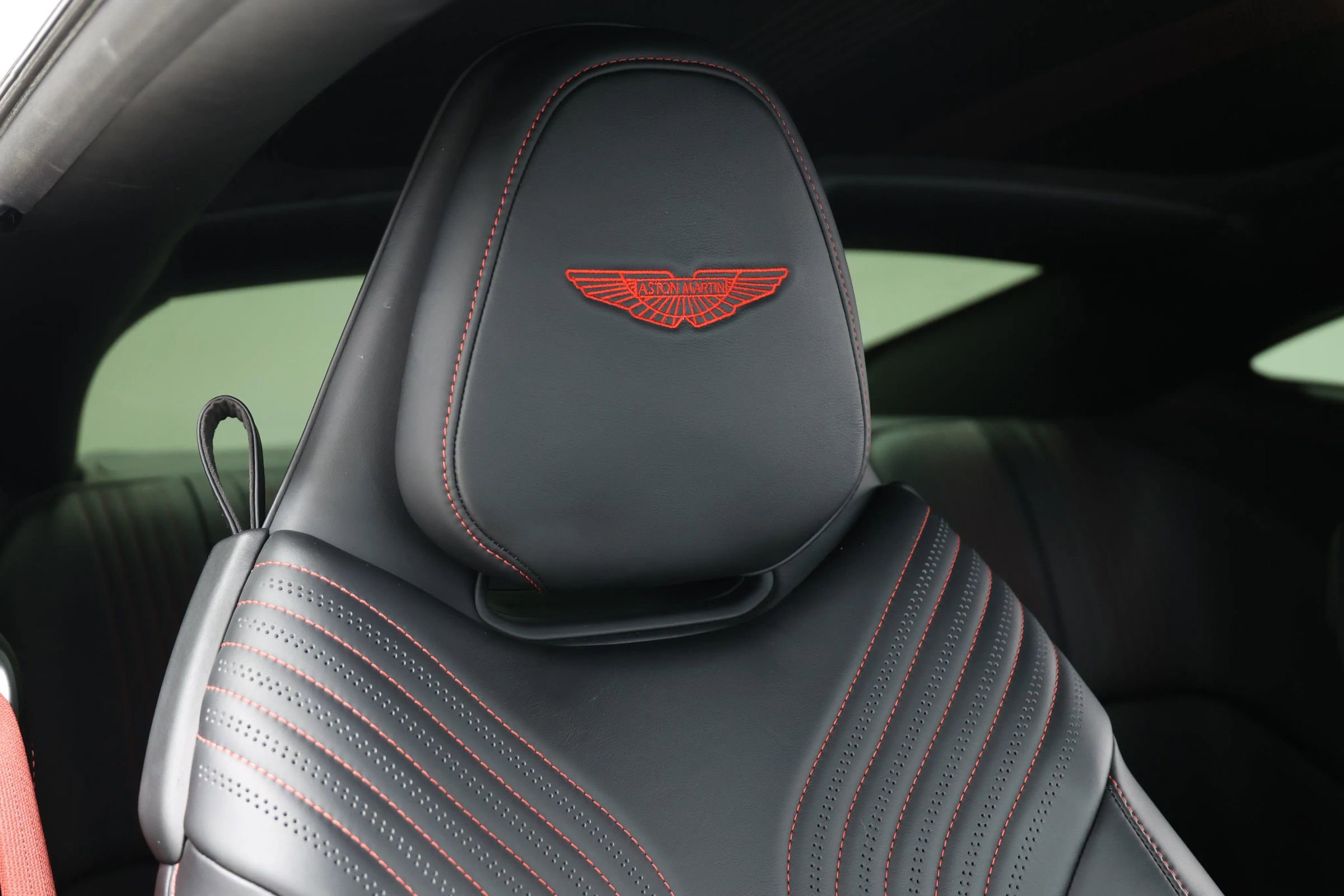 Used 2018 Aston Martin DB11 Coupe image 67