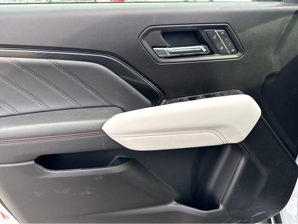 New 2026 GMC Canyon AT4X AWD/4WD image 9