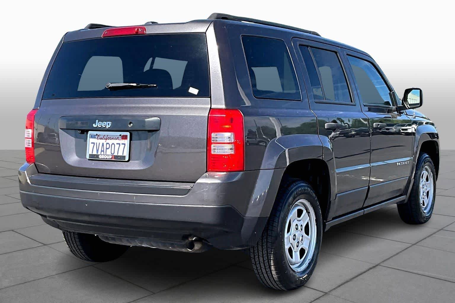 Used 2016 Jeep Patriot Sport FWD image 12