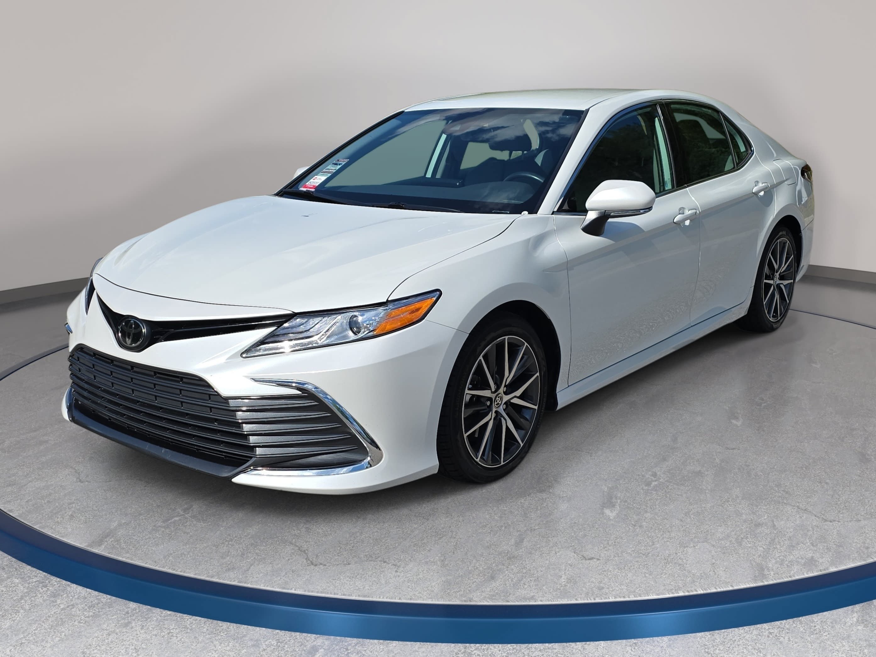 Certified 2023 Toyota Camry XLE FWD image 1
