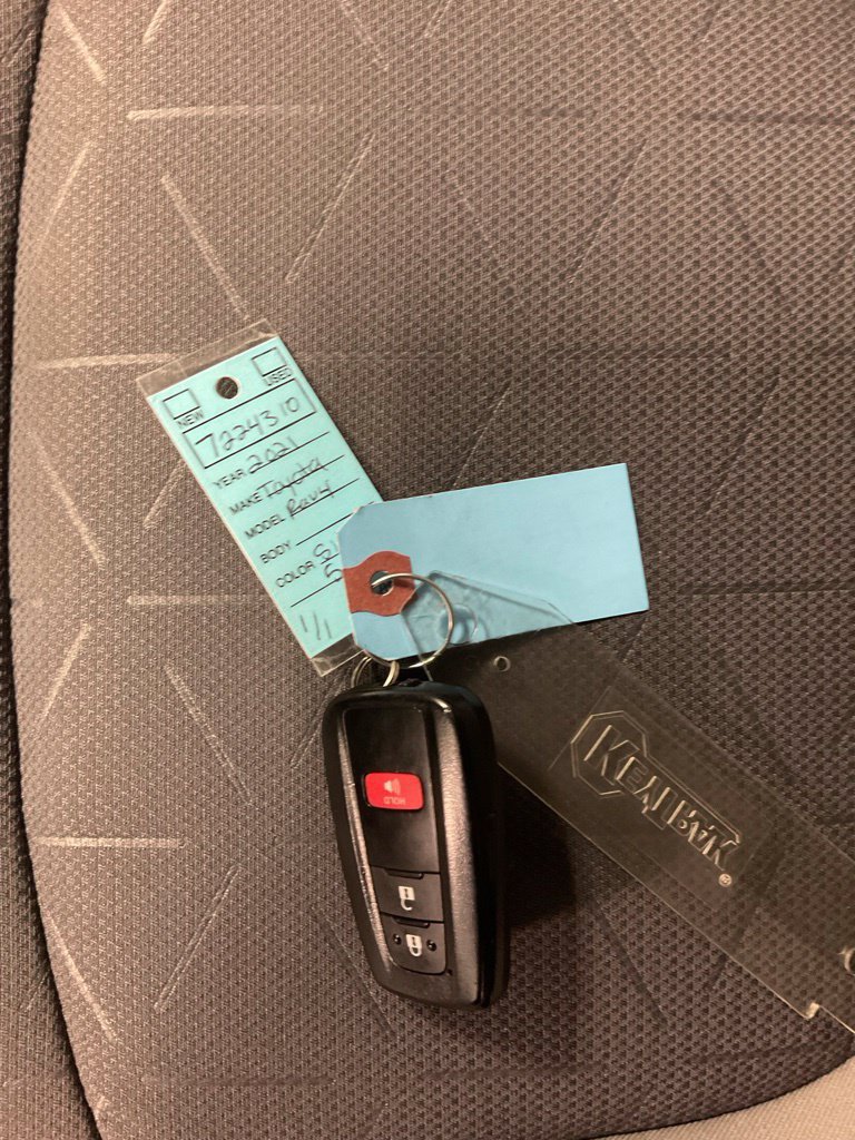 Used 2021 Toyota RAV4 XLE w/ XLE Grade Weather Package AWD/4WD image 34