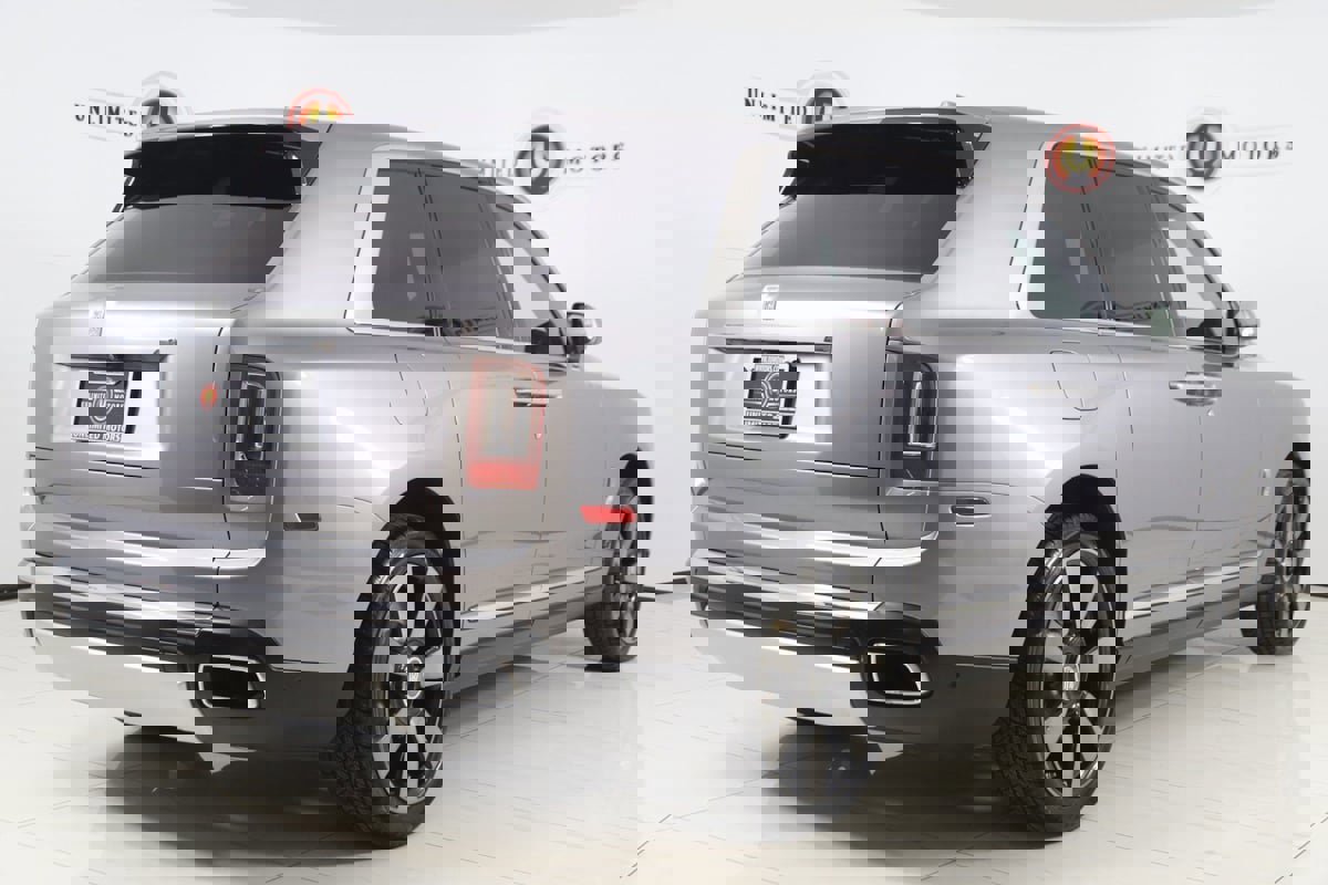 Used 2020 Rolls-Royce Cullinan image 3