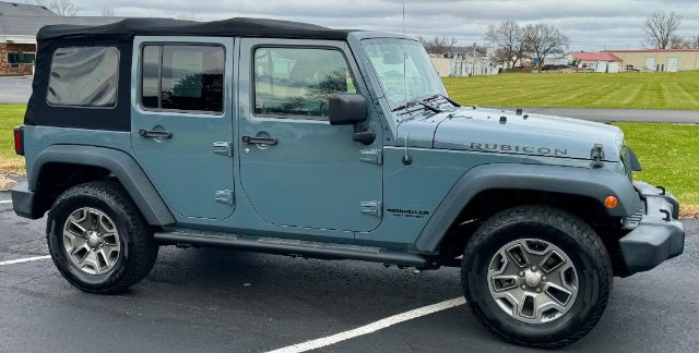 Used 2015 Jeep Wrangler Unlimited Rubicon w/ Connectivity Group image 8