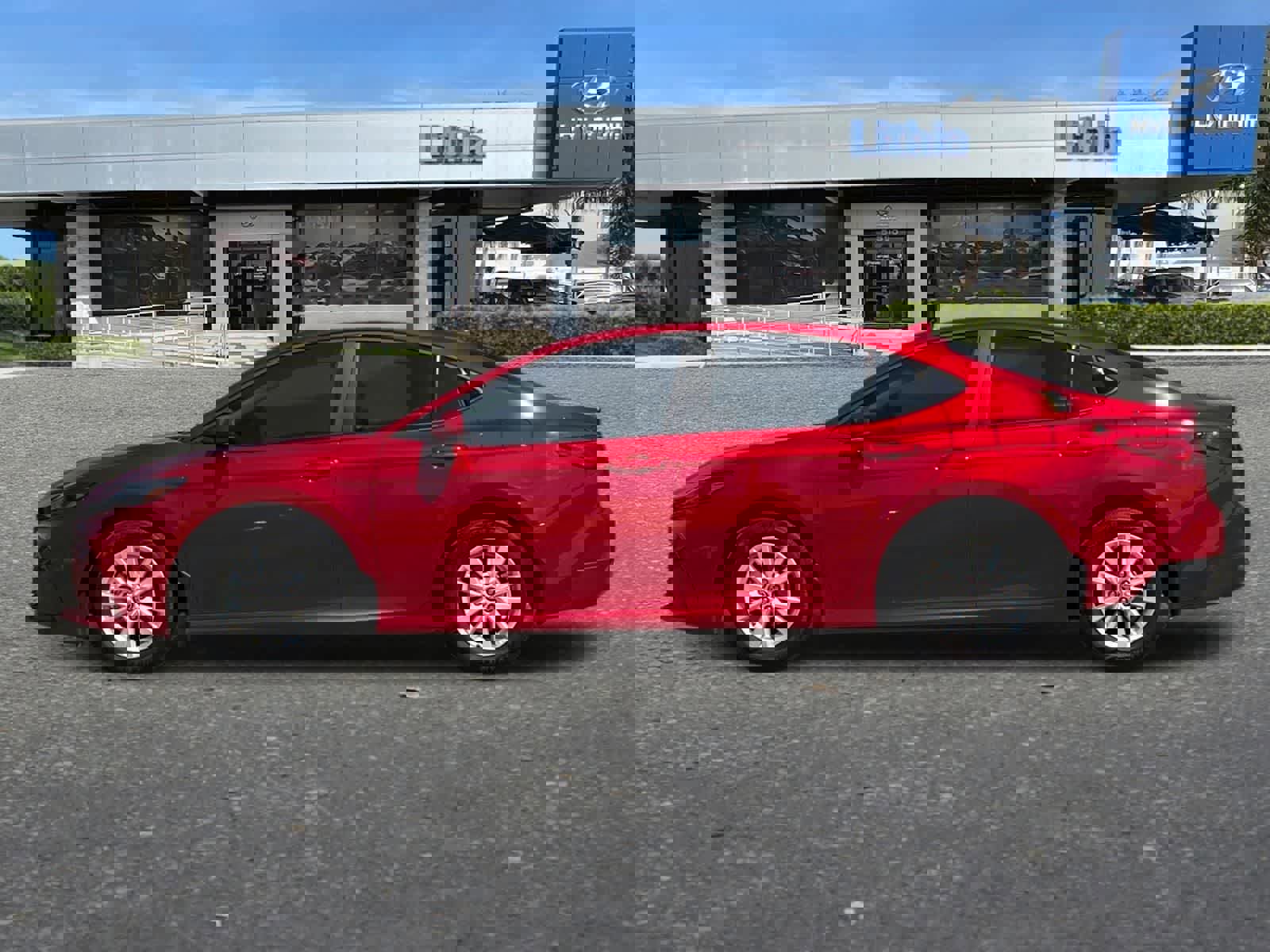 Used 2025 Toyota Camry LE image 6