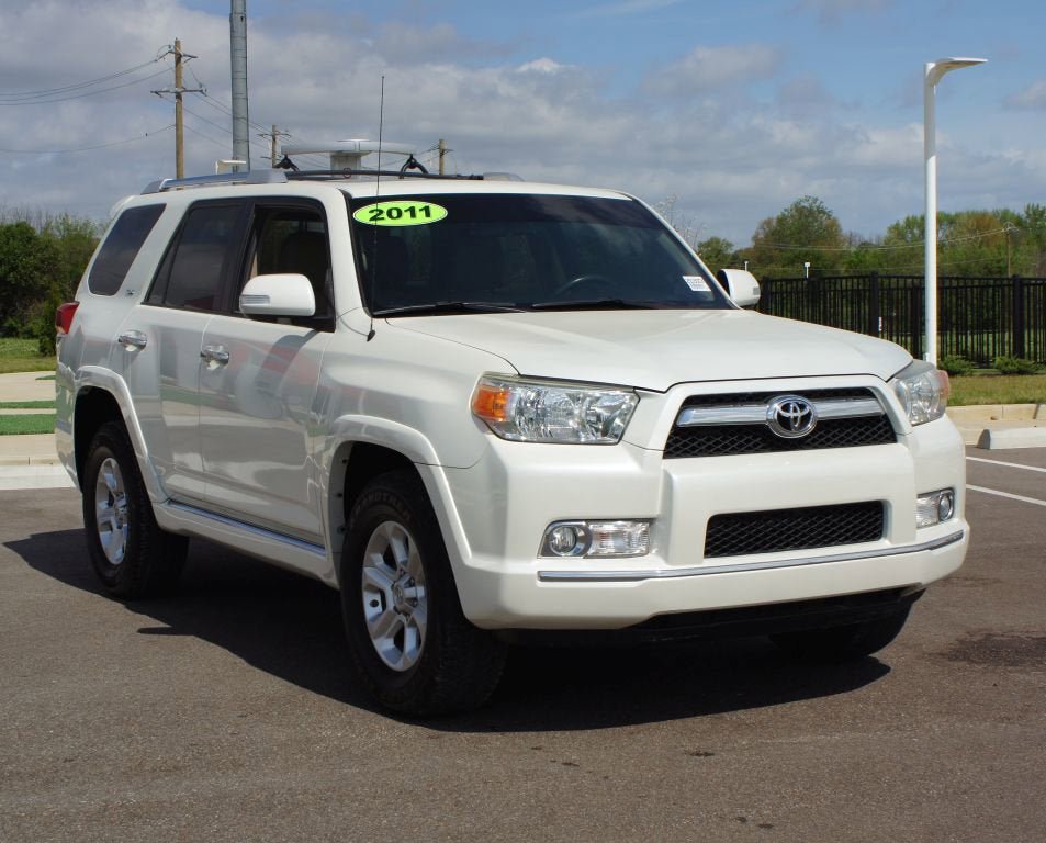 Used 2011 Toyota 4Runner SR5 w/ Convenience Pkg RWD image 2