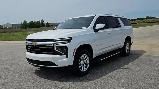 New 2026 Chevrolet Suburban LS w/ Max Trailering Package AWD/4WD image 4
