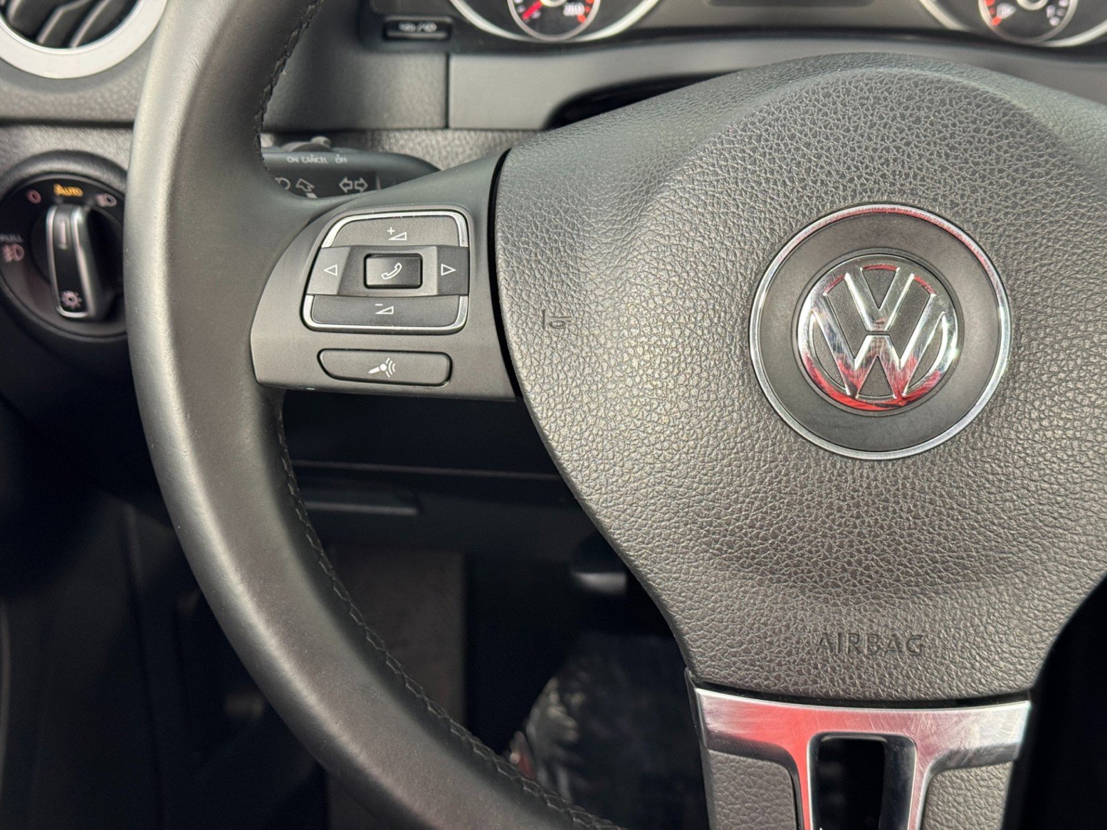 Used 2017 Volkswagen Tiguan Sport image 21