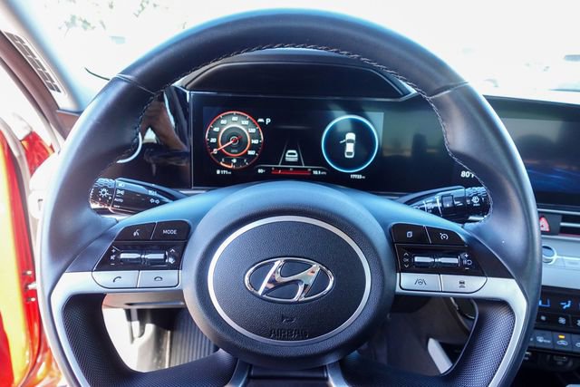 Used 2021 Hyundai Elantra Limited image 12