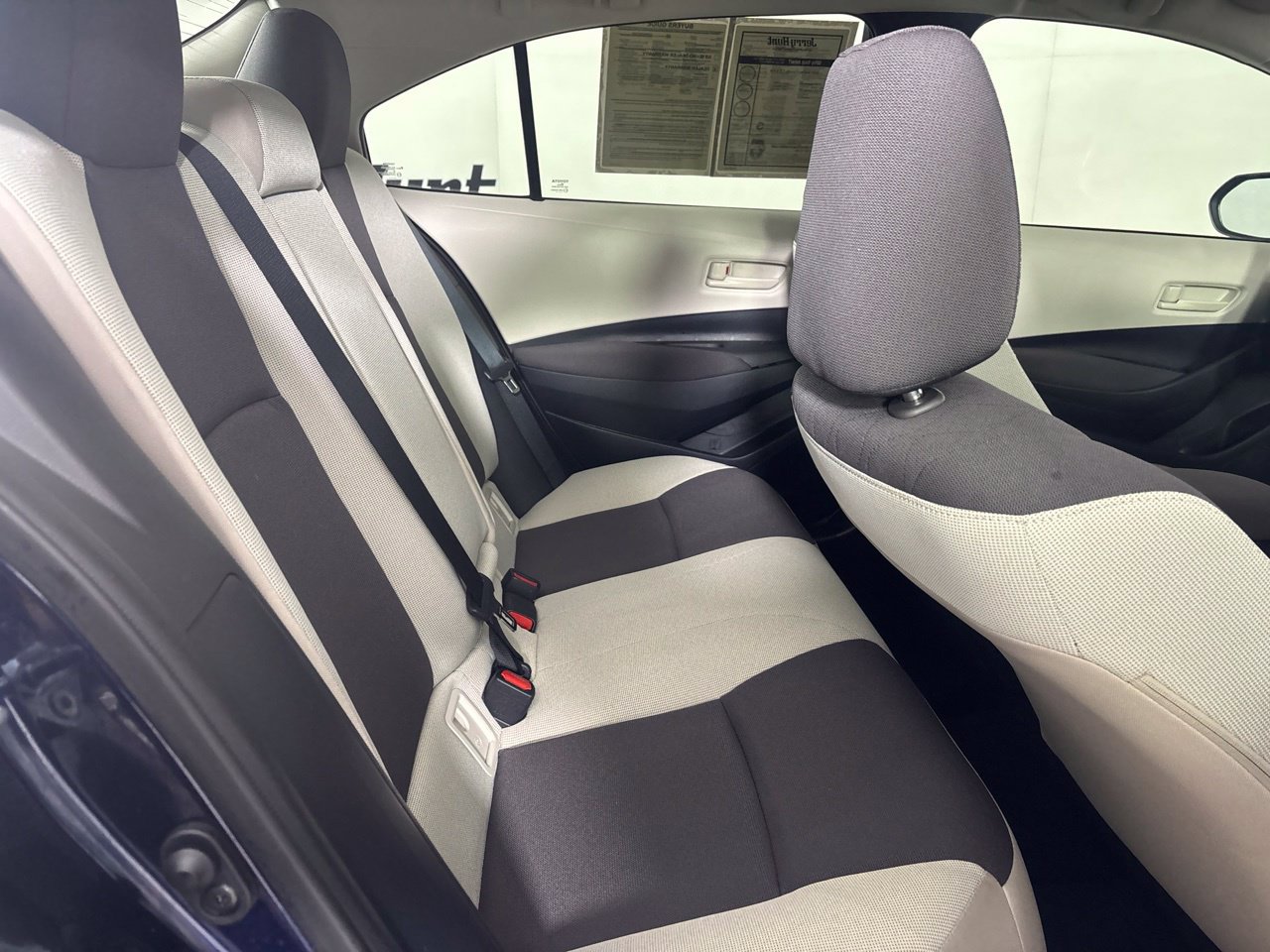Used 2025 Toyota Corolla LE FWD image 27