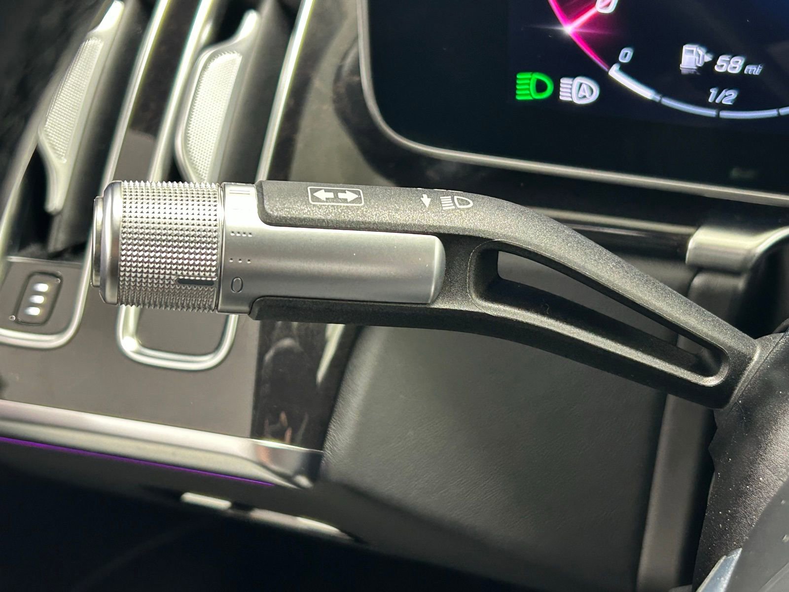 Used 2022 Mercedes-Benz S 580 4MATIC Sedan w/ AMG Line Package image 11