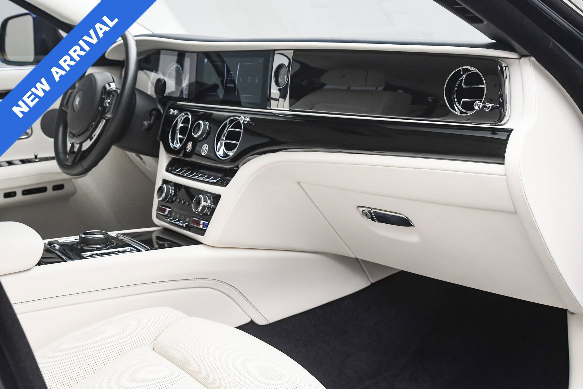 Used 2023 Rolls-Royce Ghost image 21