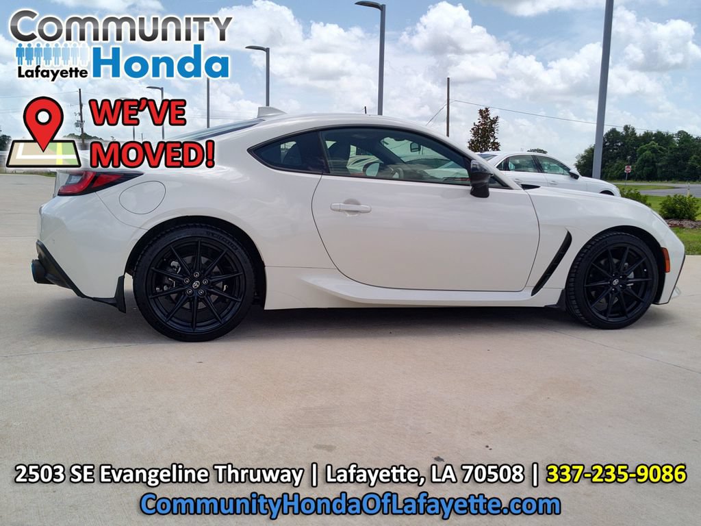 Used 2024 Toyota GR86 Premium RWD image 10