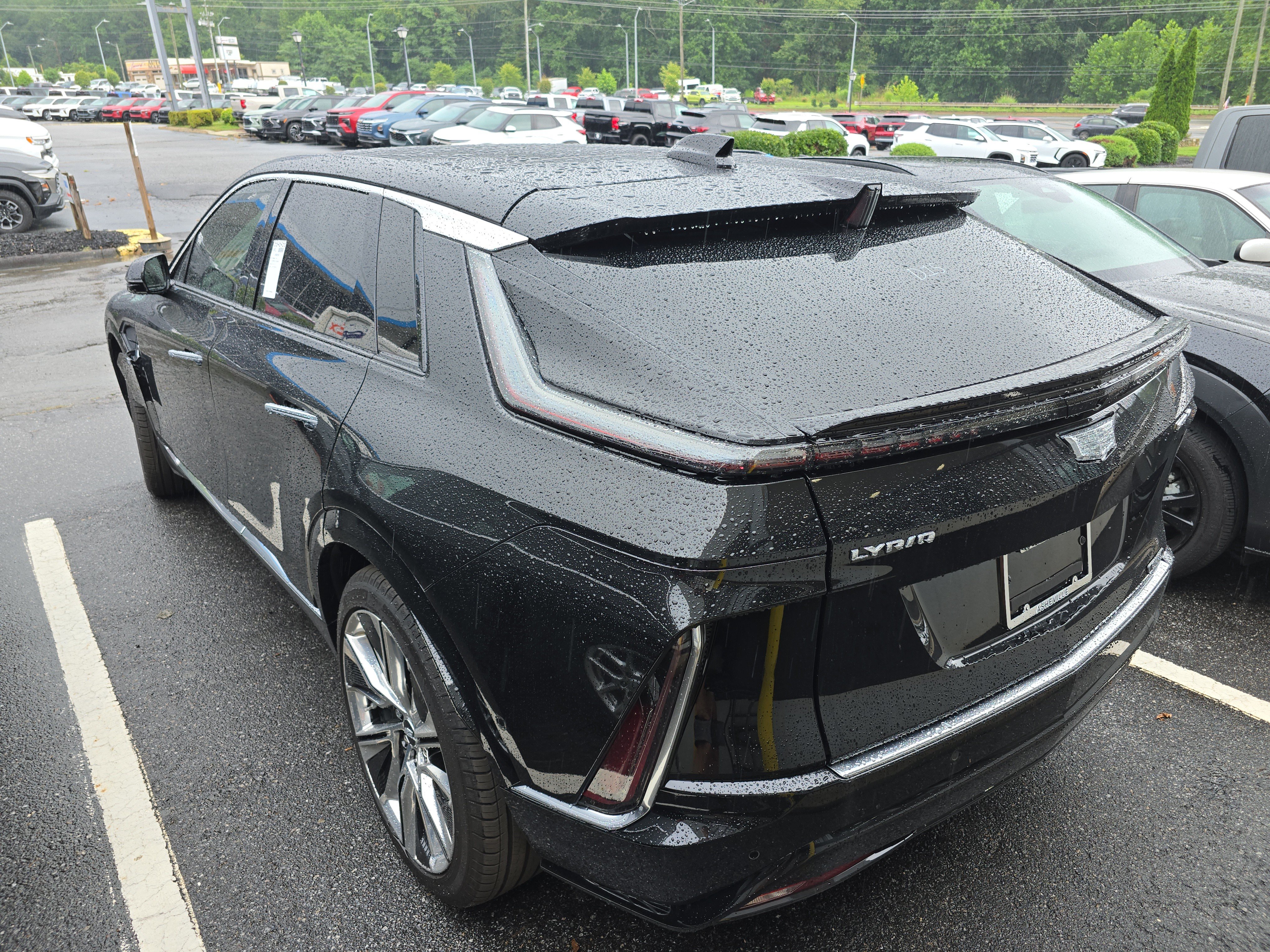 Used 2026 Cadillac Lyriq Signature Luxury w/ Nappa Leather Package AWD/4WD image 3