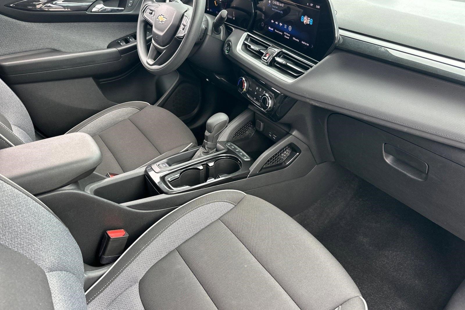 Used 2025 Chevrolet TrailBlazer LT image 31