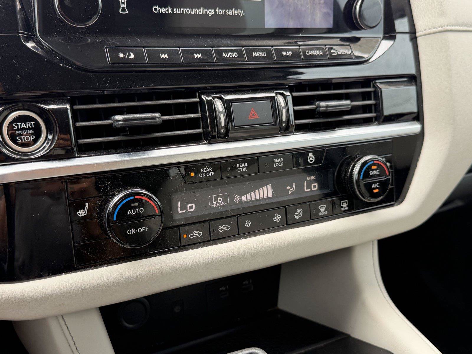 Used 2024 Nissan Pathfinder SL AWD/4WD image 25