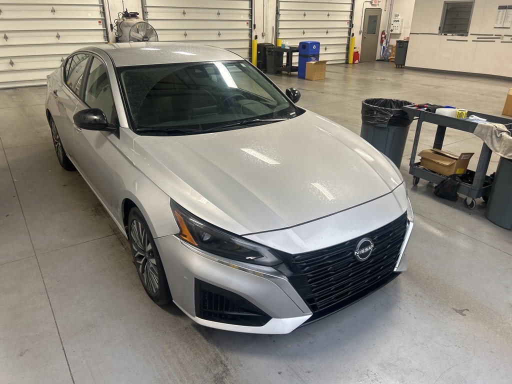 Used 2024 Nissan Altima 2.5 SV image 7