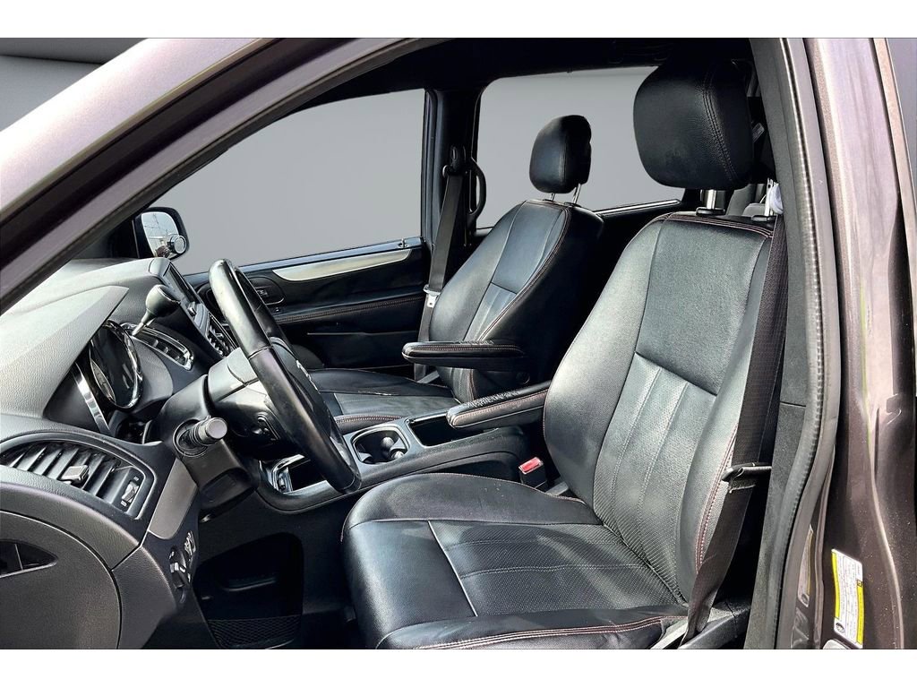 Used 2018 Dodge Grand Caravan GT image 21