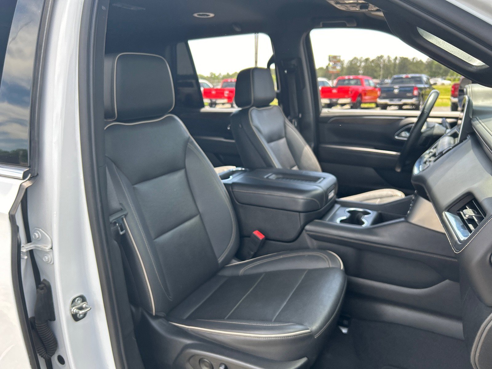 Used 2023 Chevrolet Tahoe Premier AWD/4WD image 20