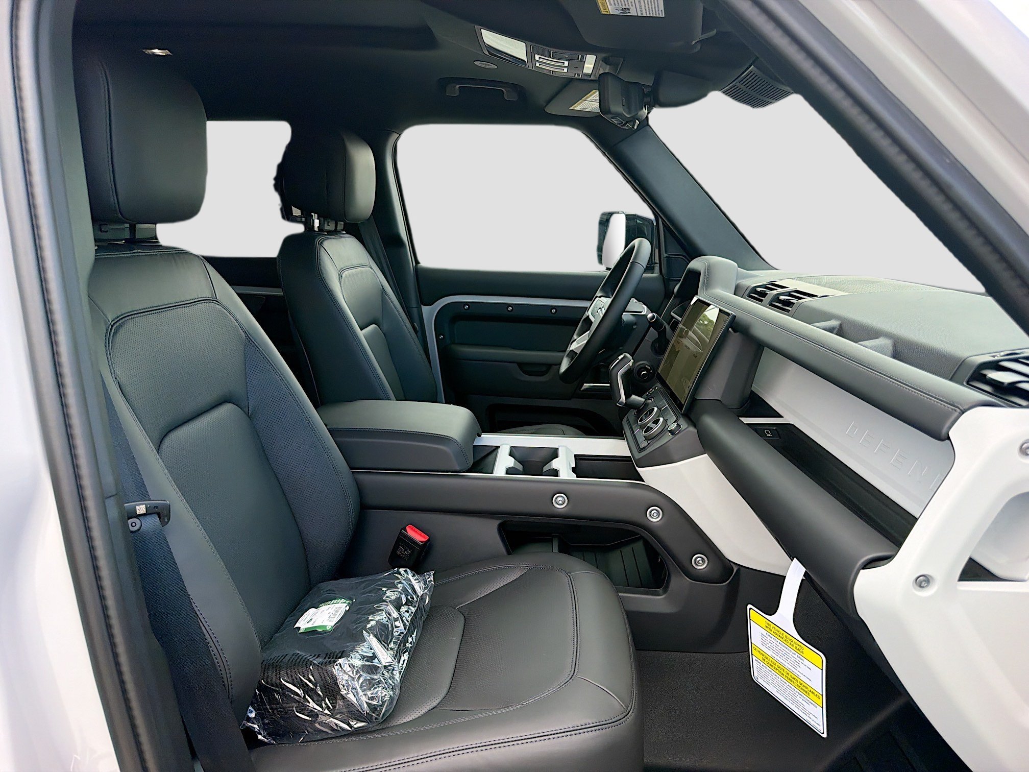 New 2026 Land Rover Defender 110 X-Dynamic SE AWD/4WD image 15