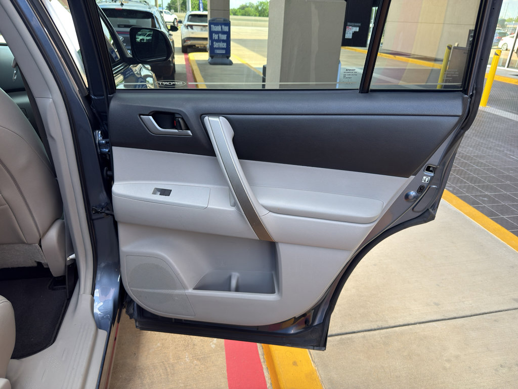 Used 2013 Toyota Highlander SE image 21