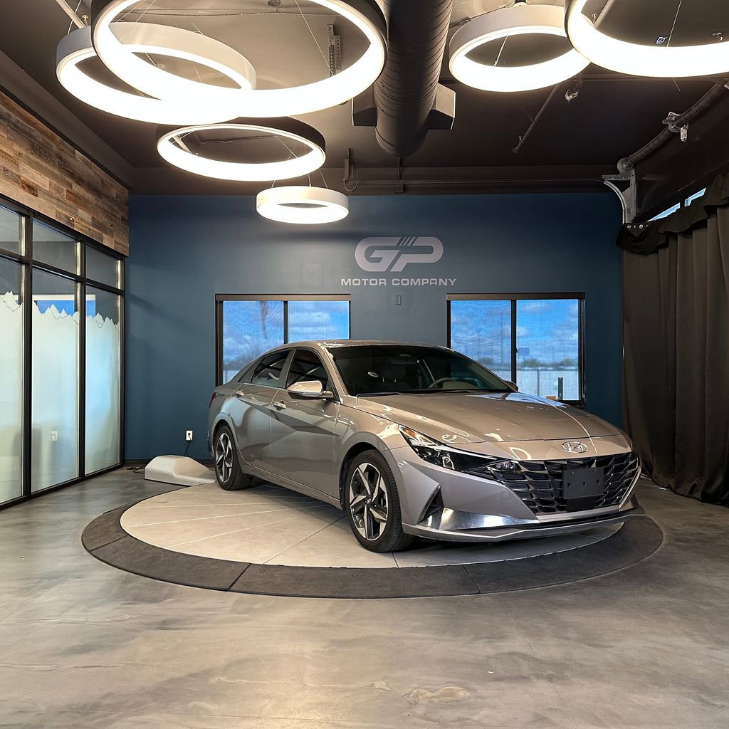 Used 2021 Hyundai Elantra SEL w/ Convenience + Premium Package