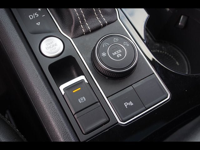 Used 2022 Volkswagen Atlas SEL R-Line AWD/4WD image 29