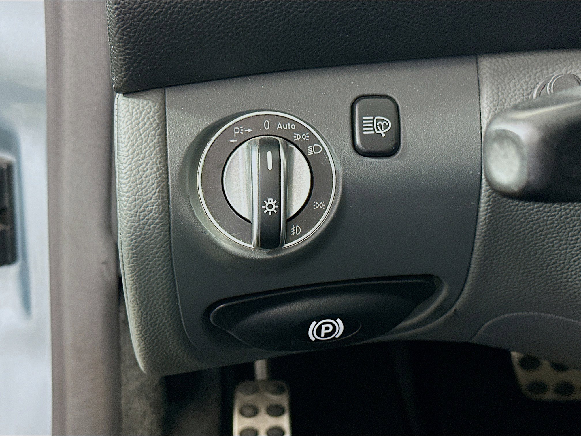 Used 2005 Mercedes-Benz SL 500 image 16